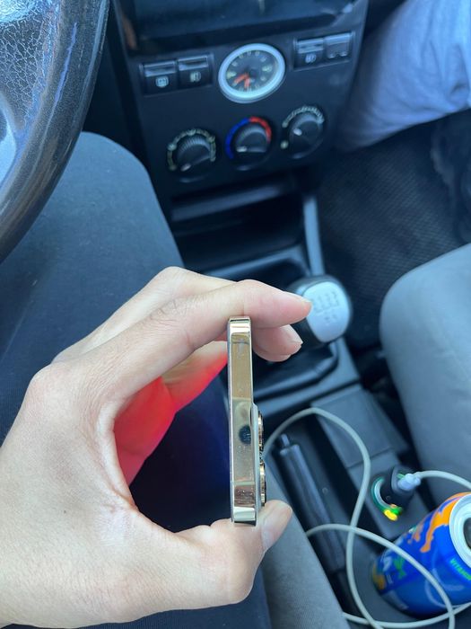 Продам Айфон 13про