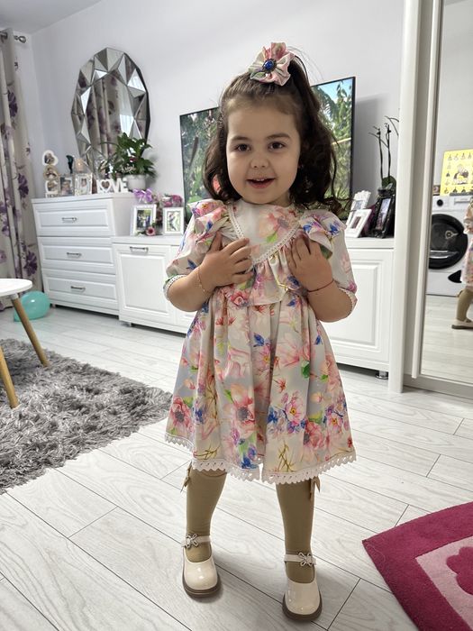 Rochita eleganta si accesoriu par marime 2,4 ani