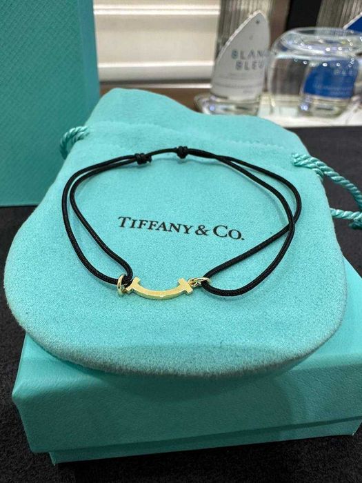 NEW Браслет Tiffany & Co Smile Tiffany T чер