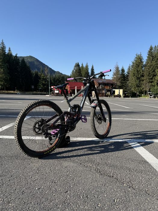 Bicicleta downhill scott gambler custom   (Santa cruz, canyon, trek)