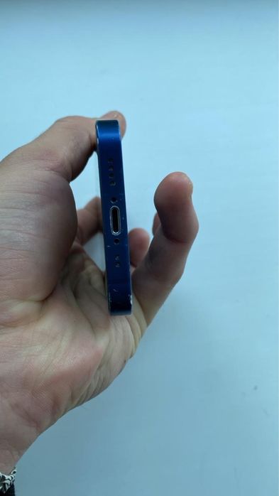Срочно обмениваю айфон 12 мини