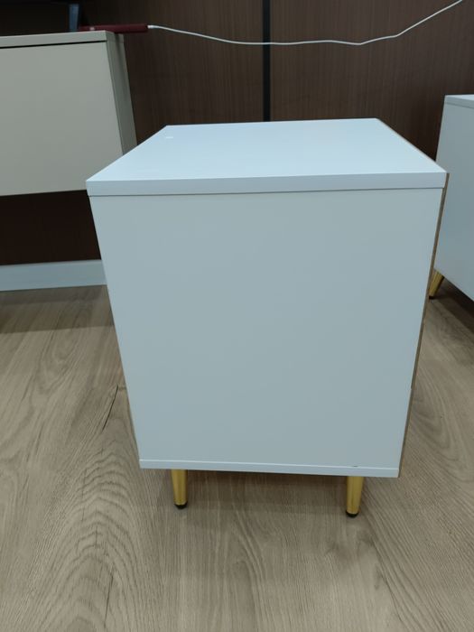 Тумбочка для спальний