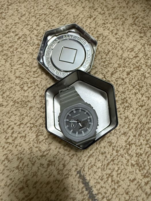 Часы G-Shock серого цвета