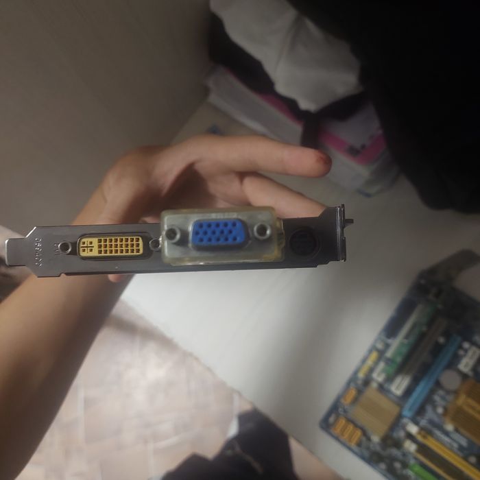 Продам видеокарту 512mb