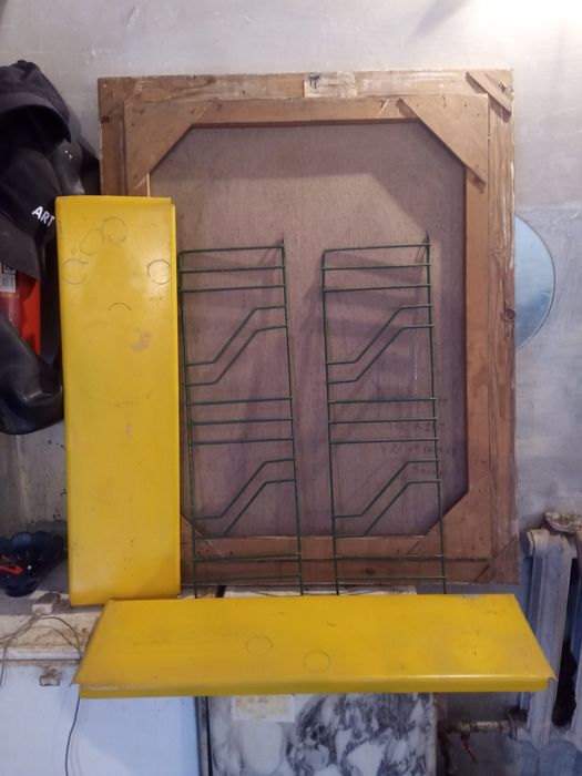 Продам навесную полочку