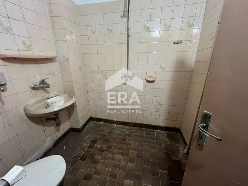 Продава се Тристаен апартамент в Варна, Червен площад - 100 кв.м за 1428 €/кв.м - Снимка #9