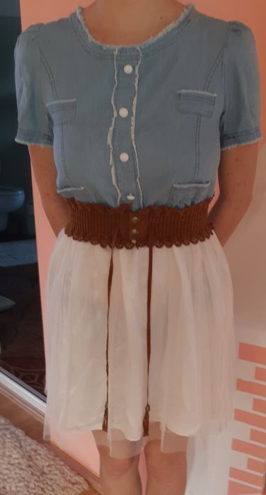 Rochii cu flori și dantelă