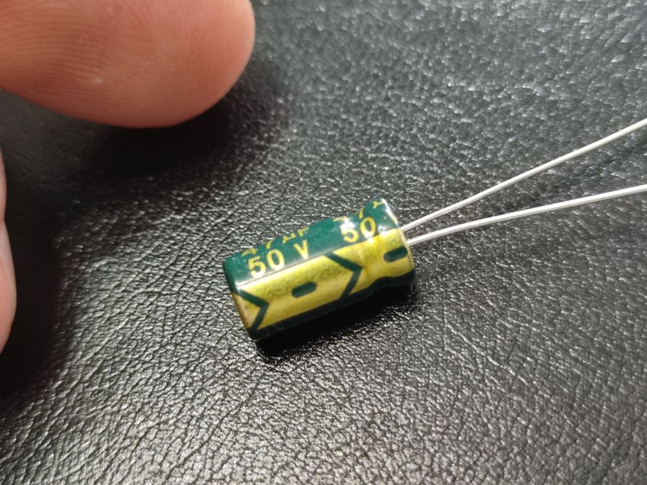 Кондензатори / Електроника / CBB22 - 145J 400V / KHC 47mf 50V