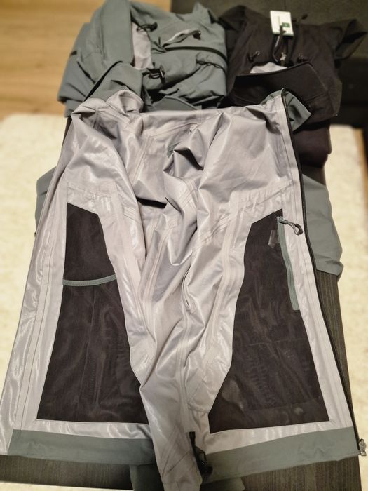 Geaca Decathlon Quechua impermeabila ploaie drumetii div marimi barbat