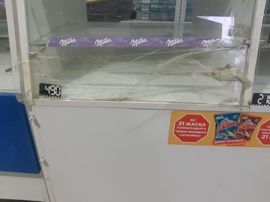 Кассовый стол для магазина