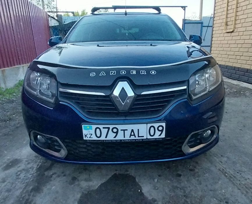 Рено Сандеро 2015г