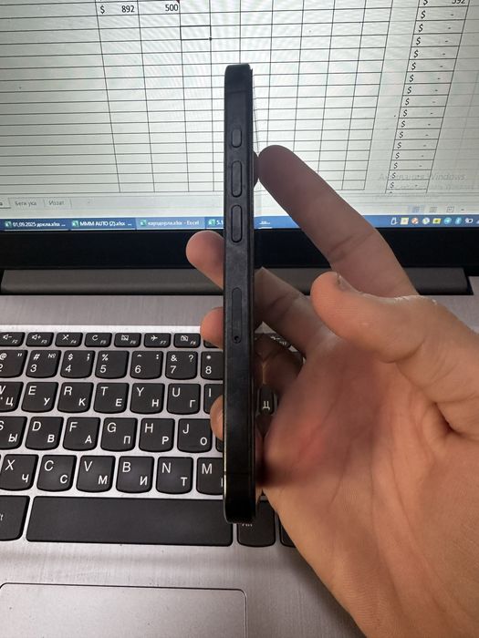 Iphone 15 pro в идеалном состаянии