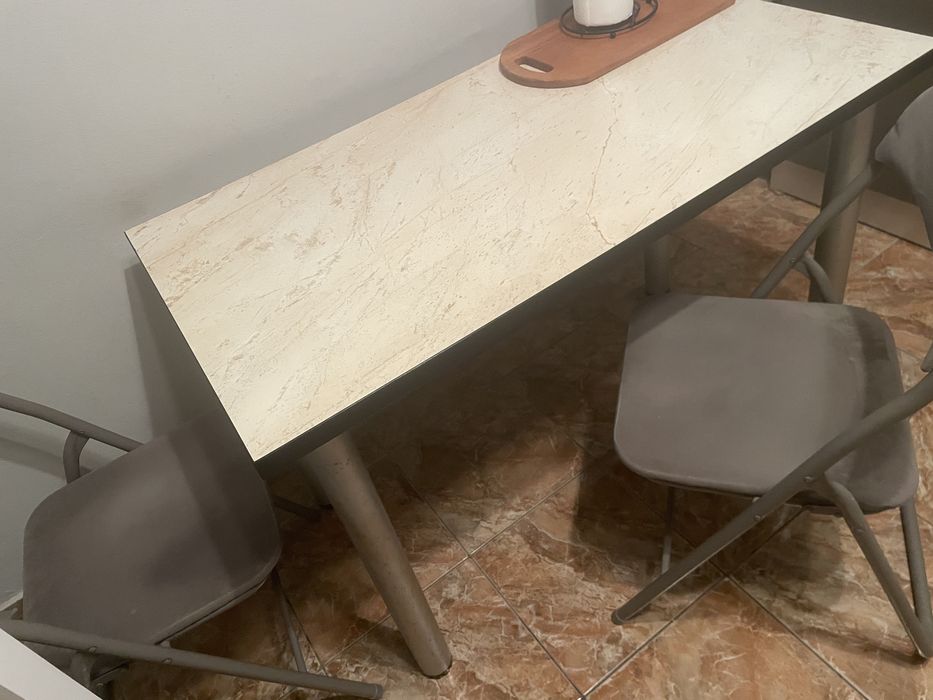 Set masa si 2 scaune