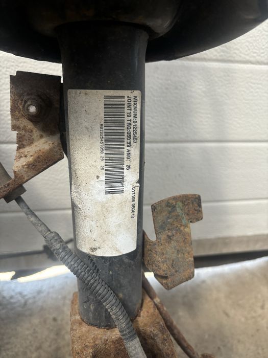 fuzeta amortizor arc volvo S40 an 2006 motor 1.6tdci