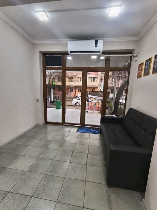 Продаётся нежелое помещение на сергели-1