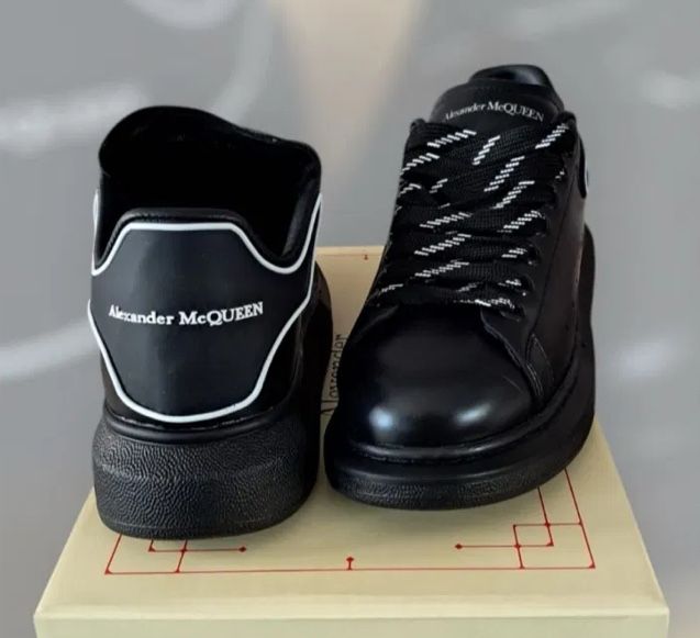 Alexander Mcqueen Full Black & White Line Calitate Premium (41;42;43)