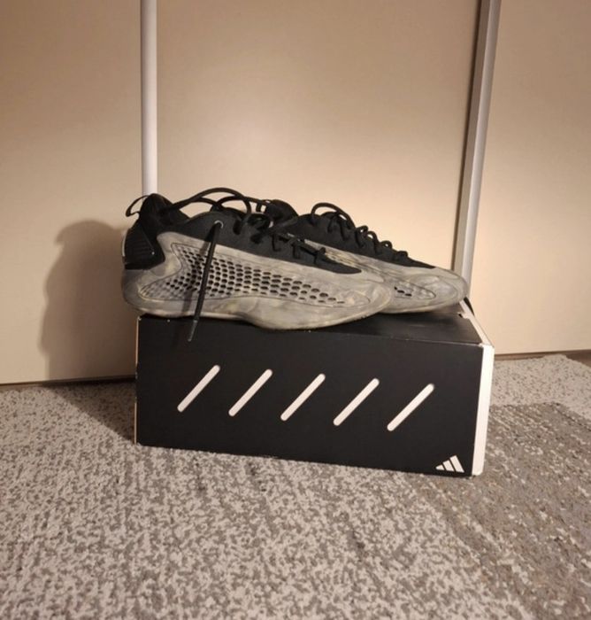 A.E 1 J low papuci de baschet