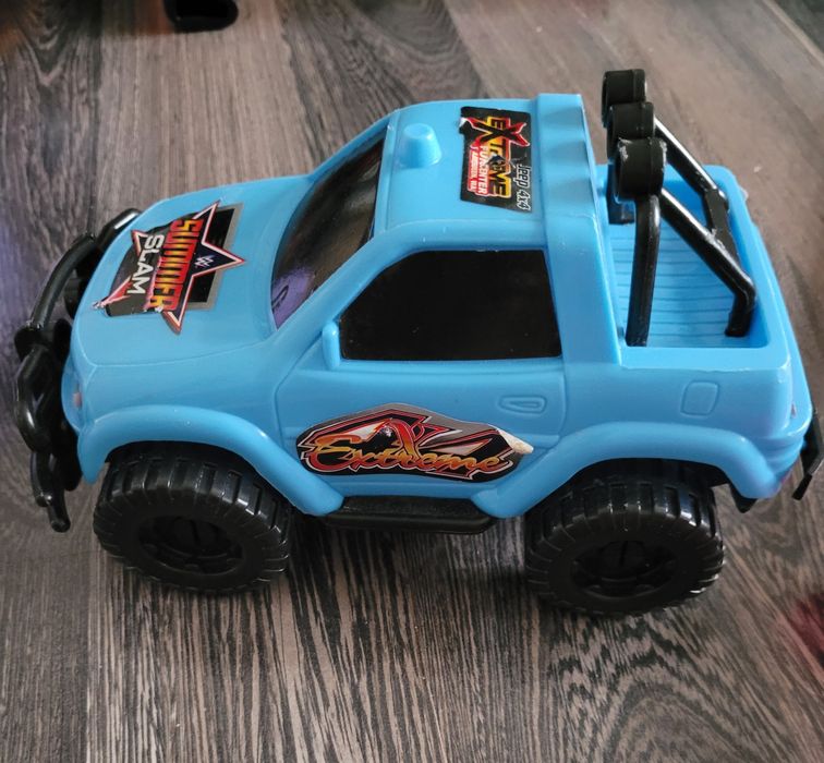 Продам детские игрушки - парковка, машинки, конструкторы