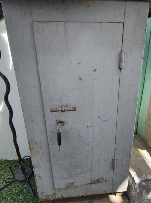 Сейф СССР в отличном состоянии можно покрасить