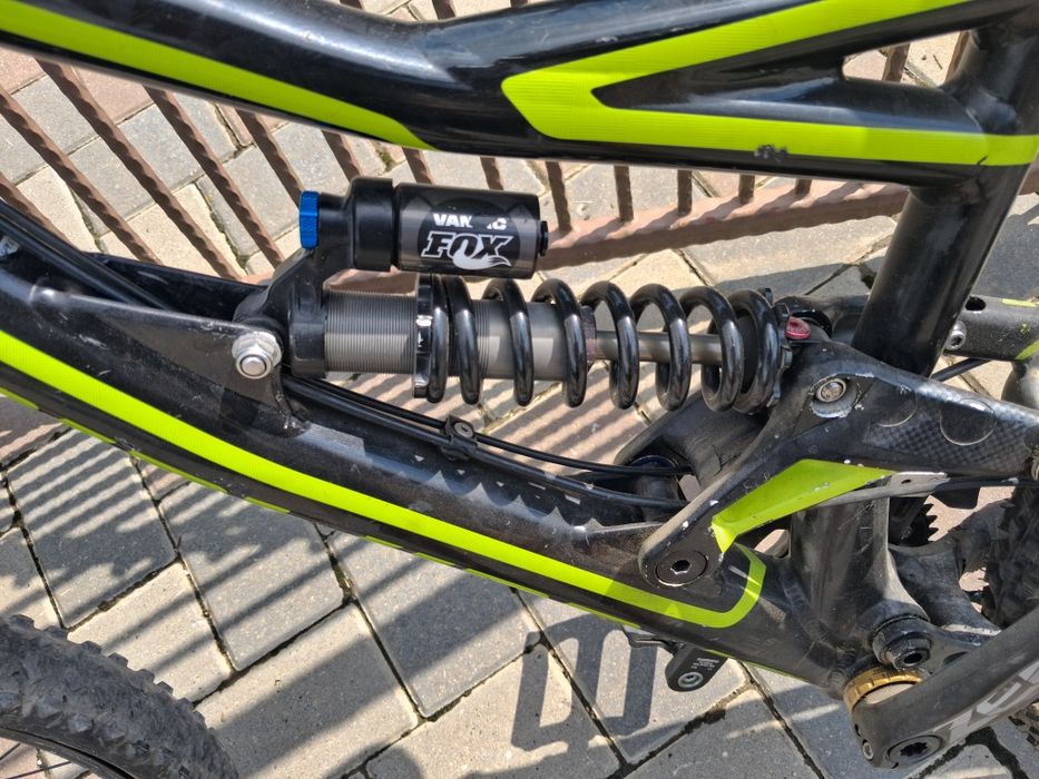 Specialized status2 2012 downhil, freeride.