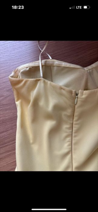 Rochie galbena de evenimente cu pietricele