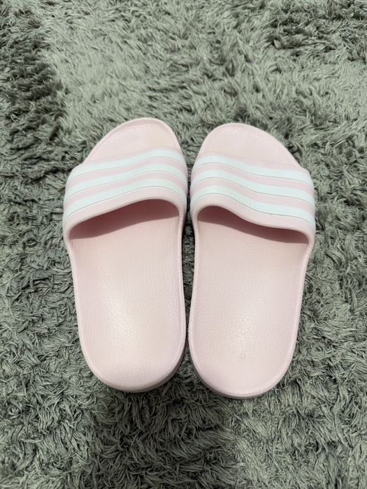 Slapi Adidas