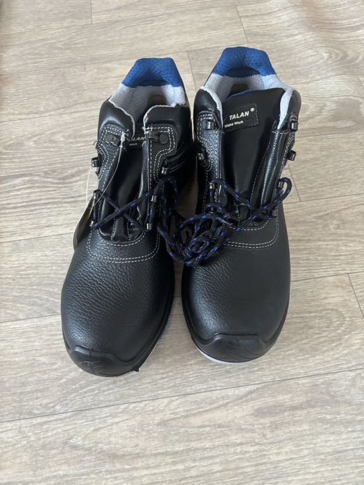 Продам новые ботинки TALAN