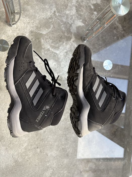 Зимни детски обувки Adidas Terrex - използвани