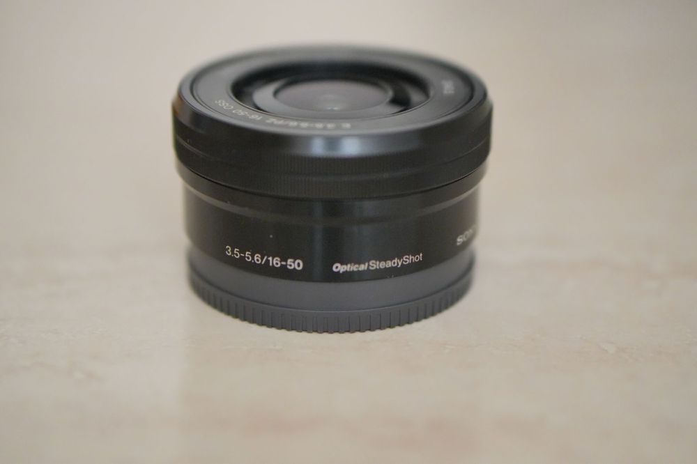 Обектив Sony SEL 16-50mm F 3.5-5.6 OSS