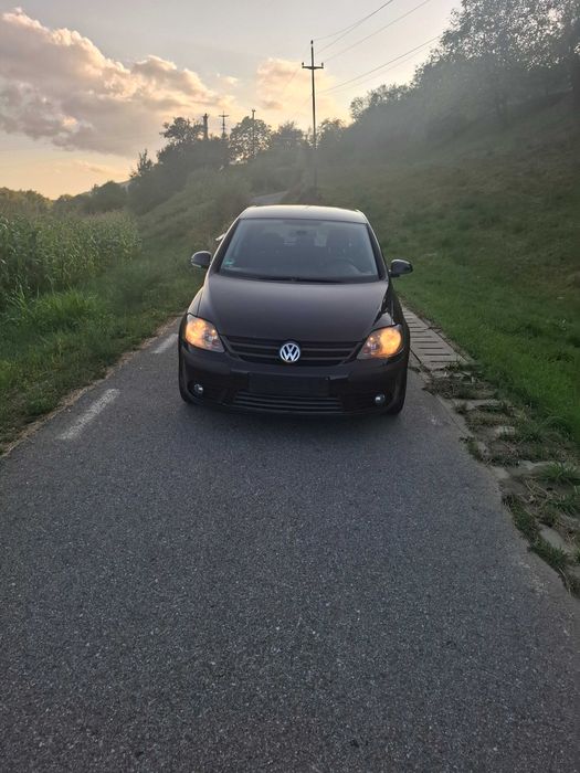 Vând Golf 5 Plus