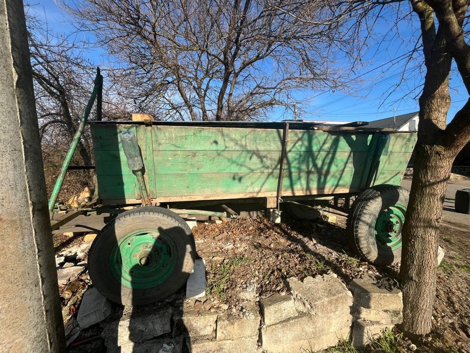 Vând căruță de tractor