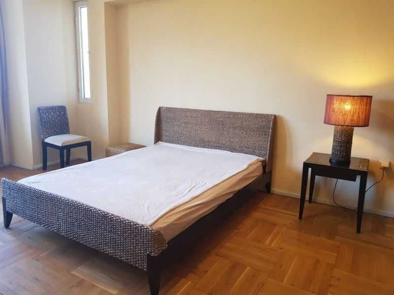 Тристаен апартамент под наем ж.к. Банишора