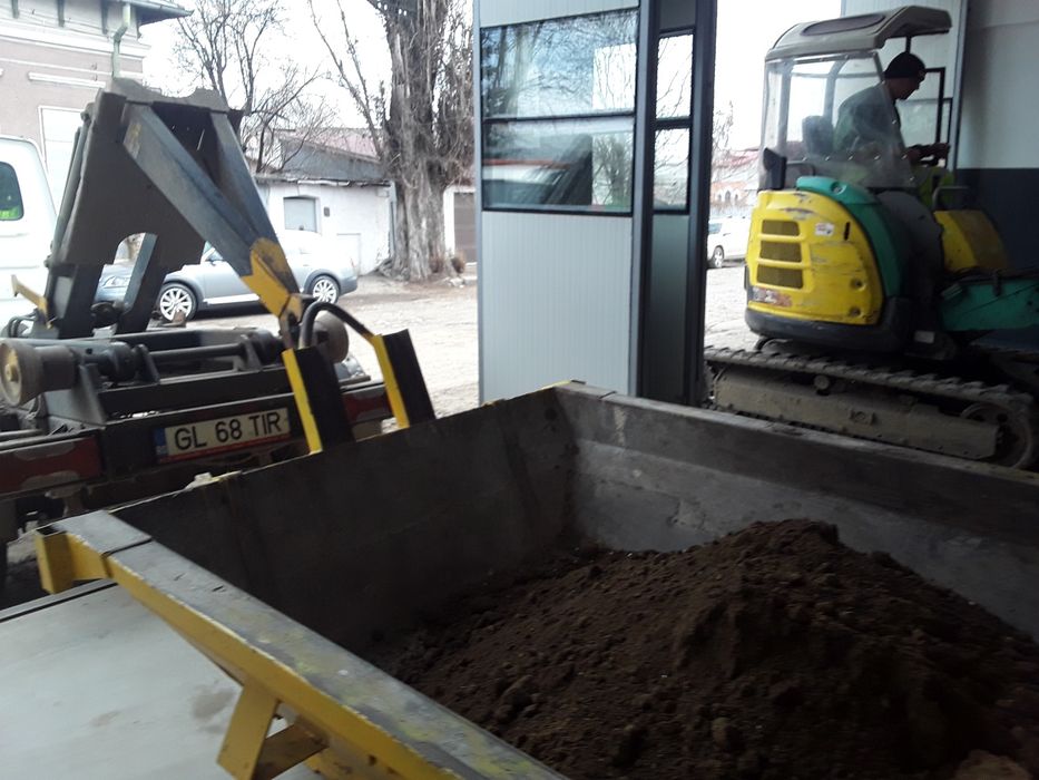 Inchiriez container moluz/moloz Galati inchiriere