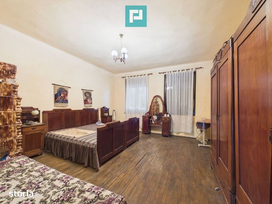 Casă cu etaj, în localitatea Buteni, Arad