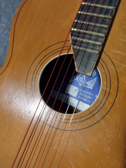 Българска акустична китара