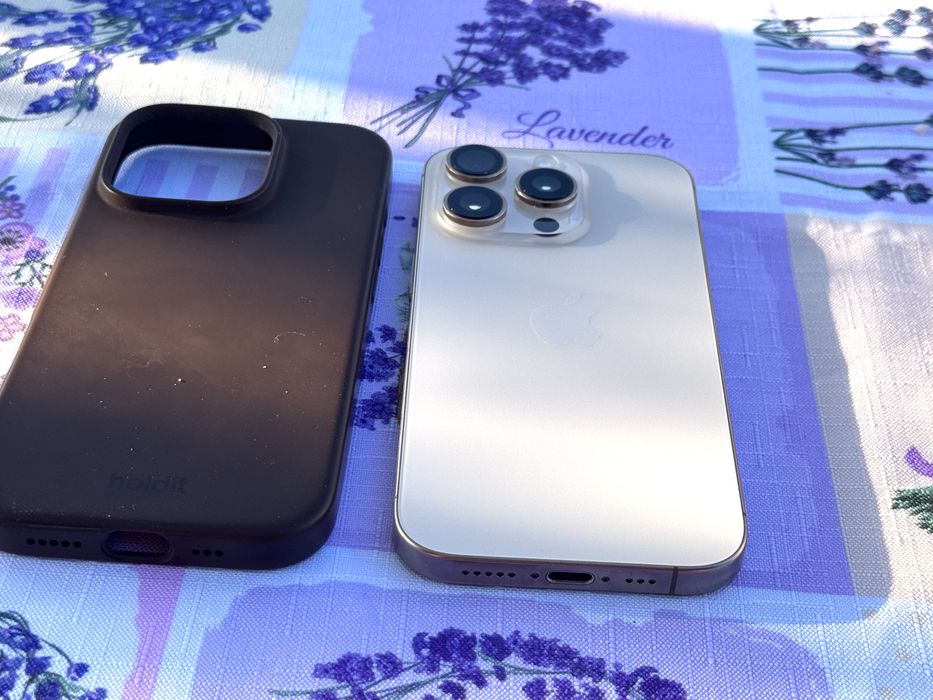 Vand iPhone 16 Pro desert