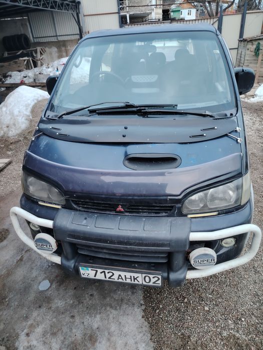 Митсубиси делика