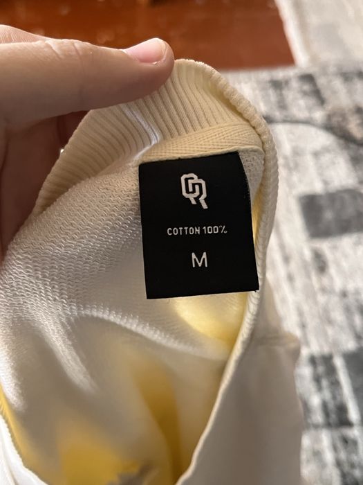 QR свитшот молочного цвета