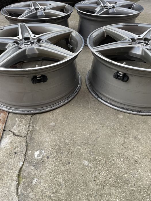 Оригинални джанти за мерцедес амг 18 цола в добро състояние