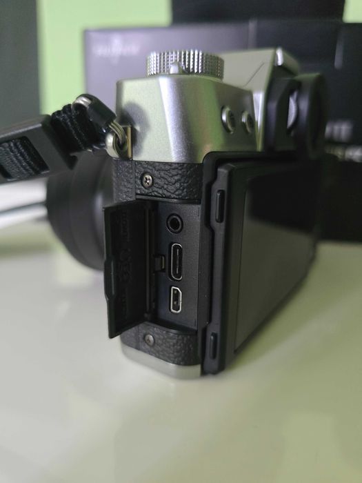 Fujifilm X-T30 II с гаранция (много пазен, на малко кадри)