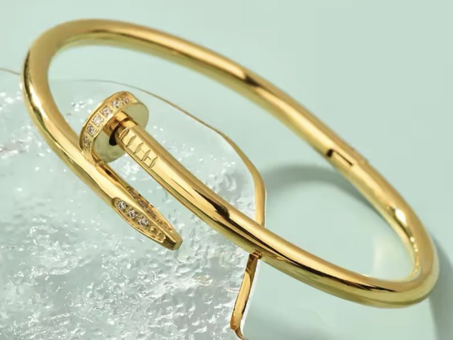 Дамска гривна пирон