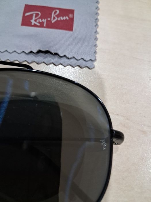 Продавам RAY BAN
