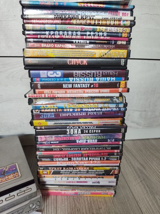 Продам  DVD плеер и диски