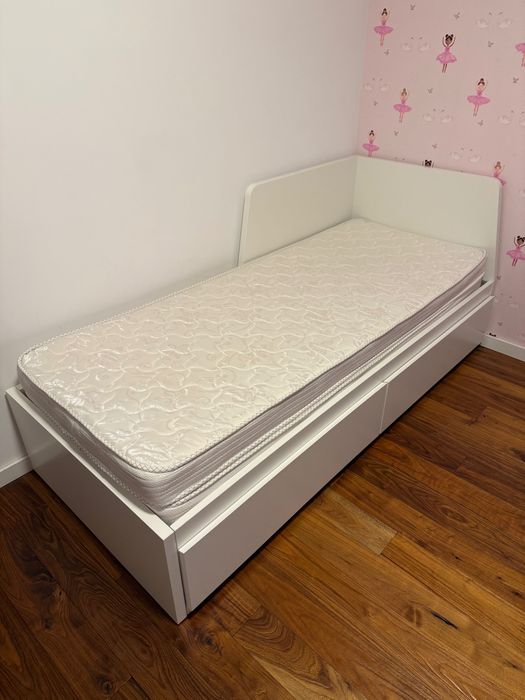Vând Divan IKEA FLEKKE 2sertare/2saltele, alb, 80x200 cm aproape nou!