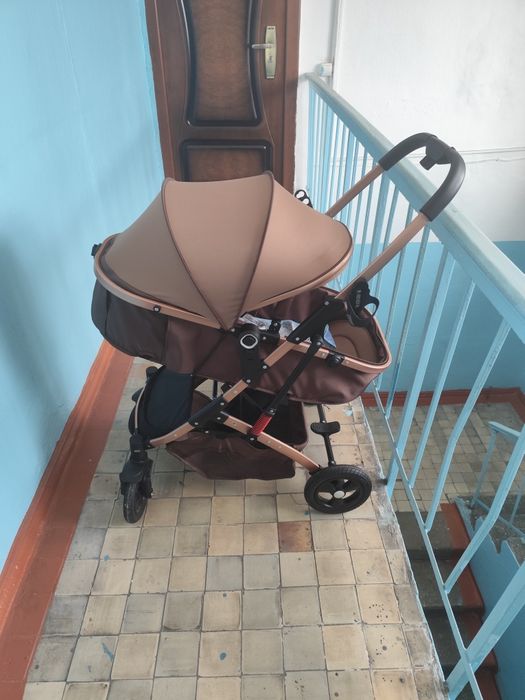 Продам коляску Авто-бот