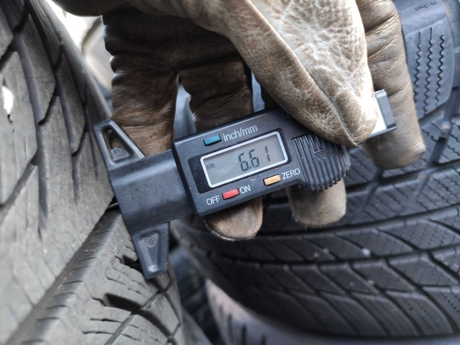 4бр Зимни гуми 235 45 20 - Michelin