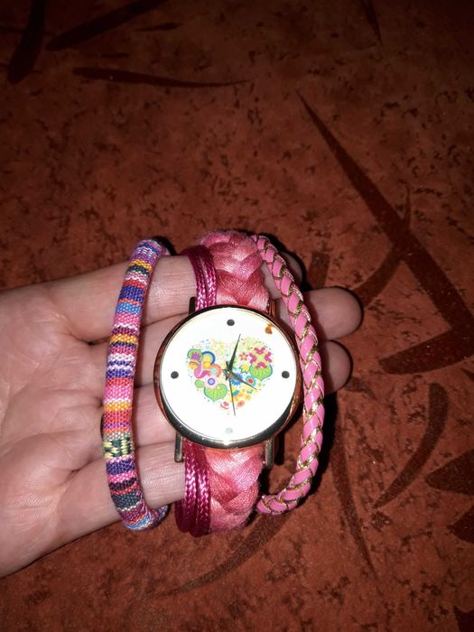 Продавам НОВИ ДАМСКИ ЧАСОВНИЦИ, 2 броя с ГОЛЯМА отстъпка