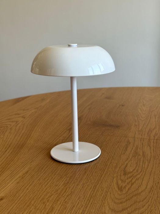 Стильный сенсорный ночник