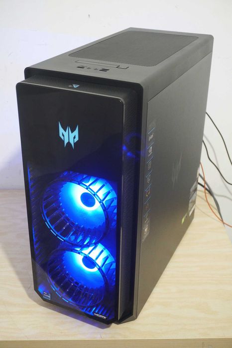 Компютърна кутия Acer Predator ATX с 3 RGB Вентилатора и PCIE Riser / Вкл.ДДС