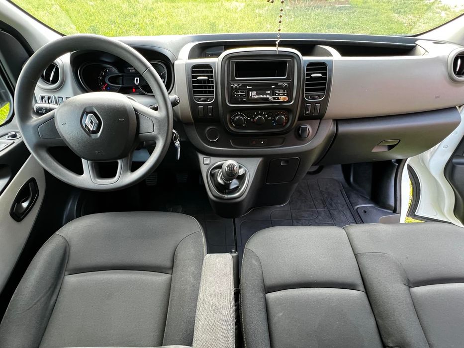 Renault Trafic 8+1